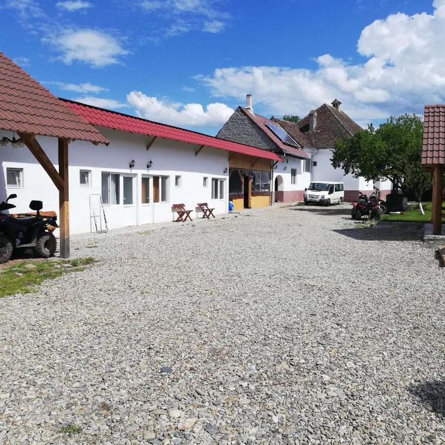 Gasthaus Casa Din Barcut Exterior foto